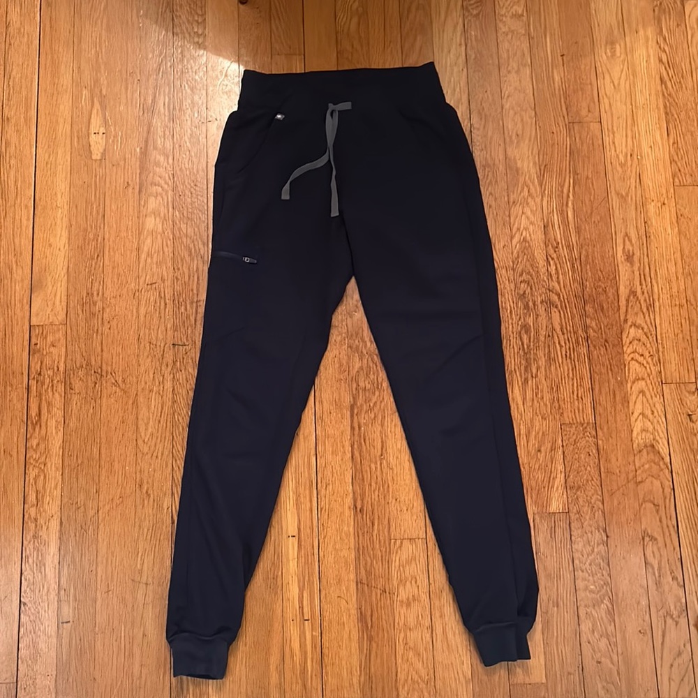 Figs navy jogger scrub bottoms. Size XS tall